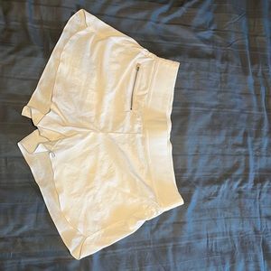 Athleta Trekkie Mod White shorts - size 4 - excellent condition
